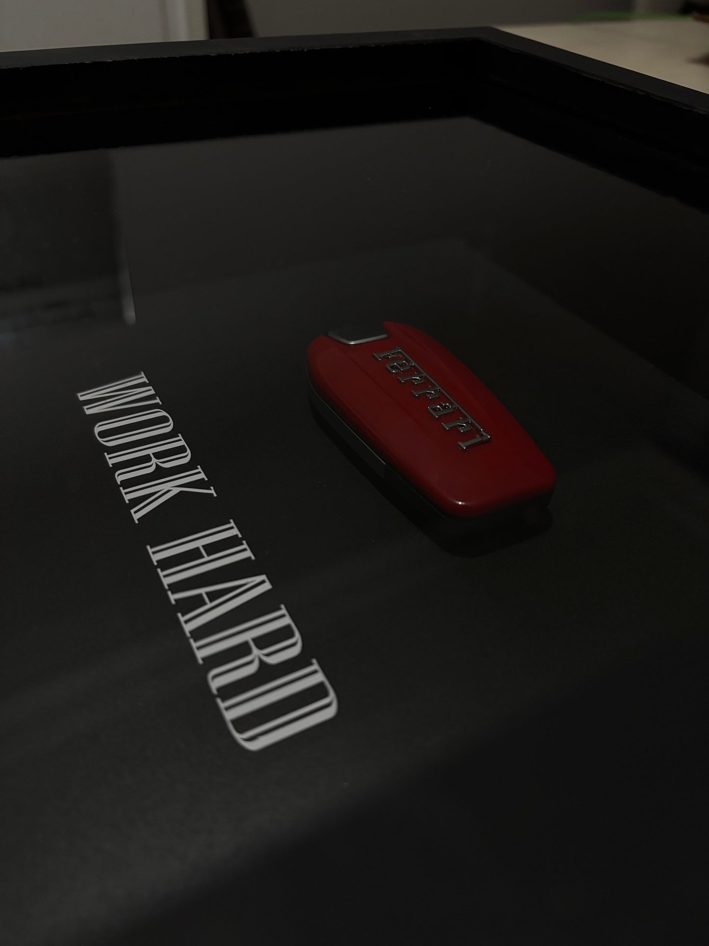 ARBEITE HÄRTER